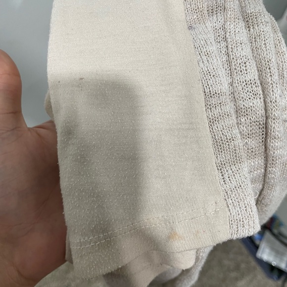 Lone sleeve top. - Picture 5 of 5